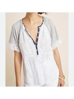 Anthropologie Tiny Dulcinea White Gray Embroidered Lace Hem Top Size Large